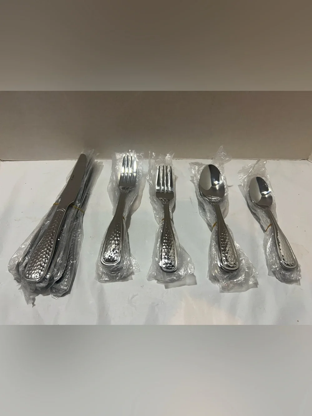 St. James Hammered 40pc Hi Quality 18/10 Stainless Steel Flatware For 8